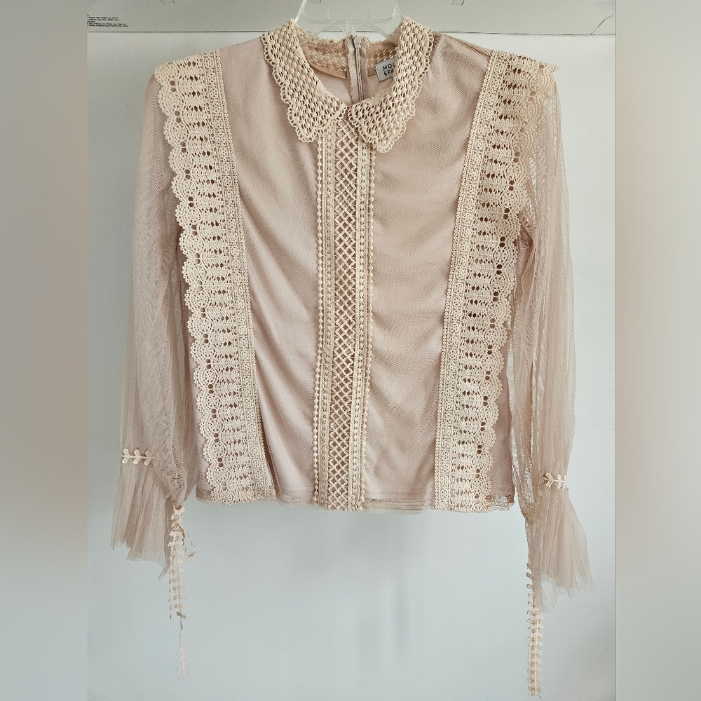 NWT Molly Bracken Romantic Blouse. Coquette, Color Nude, size L